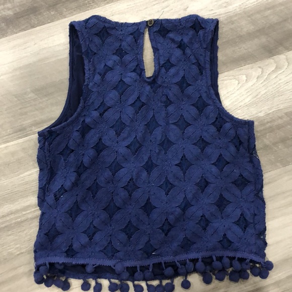 🍀3 for $6 tops🍀 Xhilaration crop top - Picture 3 of 3